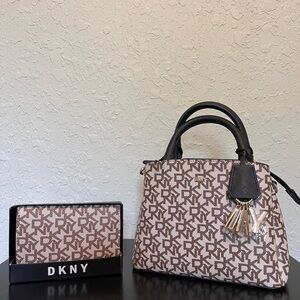 Brand New DKNY purse with matching wallet